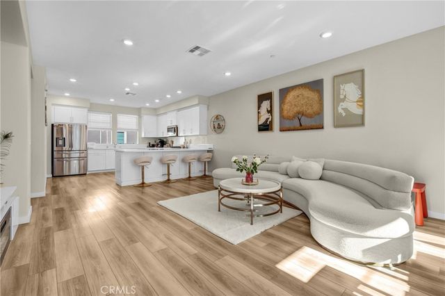 27120 Valley Oak Place, Valencia, CA 91381