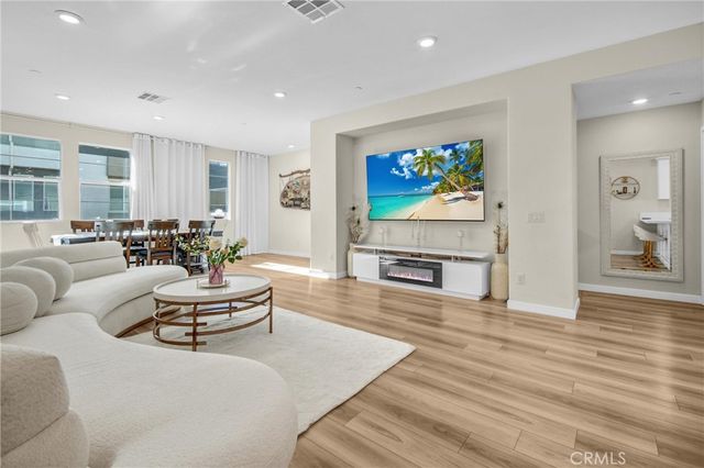 27120 Valley Oak Place, Valencia, CA 91381