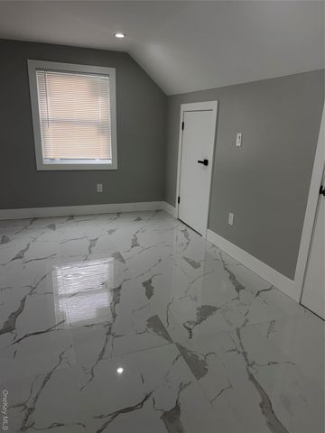 51 Osprey Place, Massapequa, NY 11758