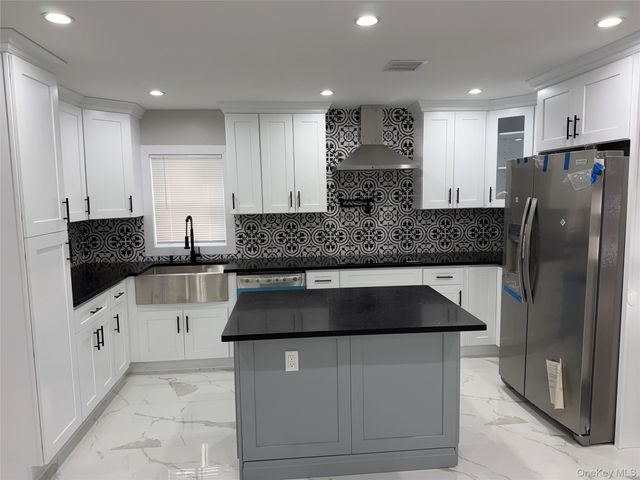 51 Osprey Place, Massapequa, NY 11758