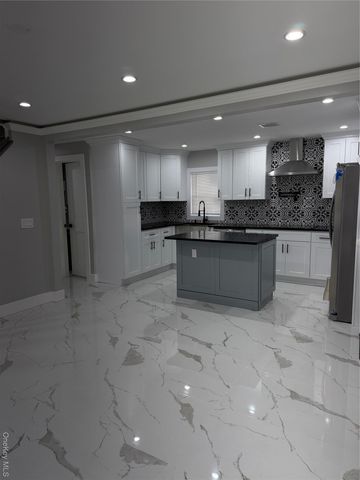 51 Osprey Place, Massapequa, NY 11758