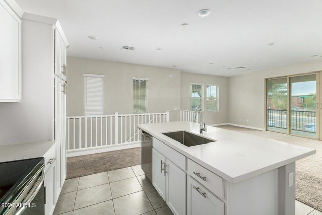 155 N Lakeview Boulevard 208, Chandler, AZ 85225