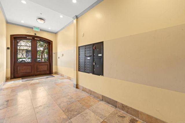 3972 Albatross Street 202, San Diego, CA 92103