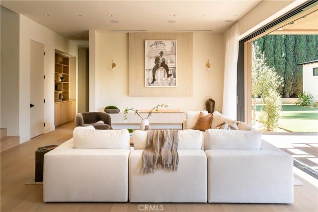 5421 Bothwell, Tarzana, CA 91356