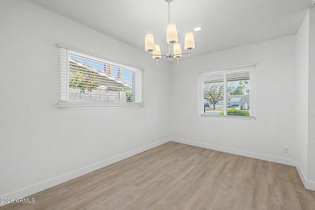 532 E CHEERY LYNN Road, Phoenix, AZ 85012