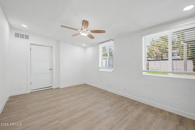 532 E CHEERY LYNN Road, Phoenix, AZ 85012