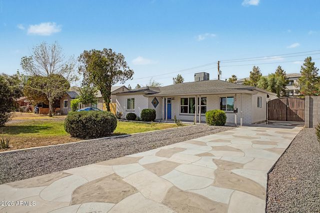 532 E CHEERY LYNN Road, Phoenix, AZ 85012
