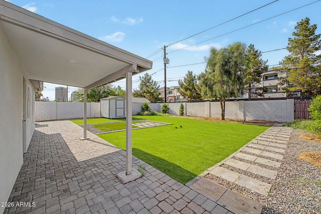 532 E CHEERY LYNN Road, Phoenix, AZ 85012