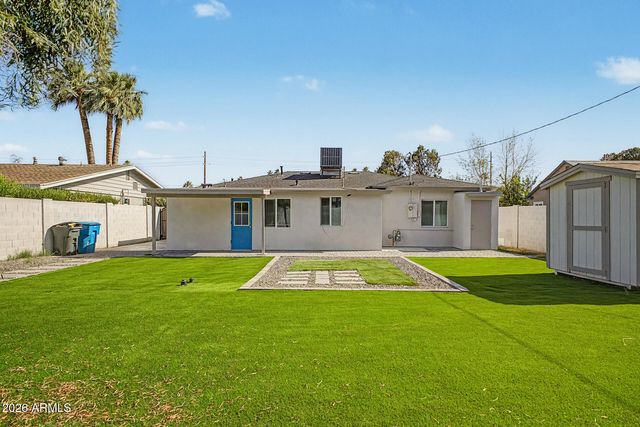 532 E CHEERY LYNN Road, Phoenix, AZ 85012