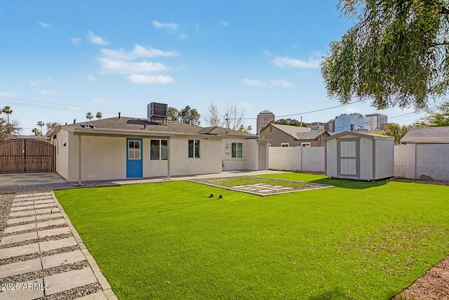 532 E CHEERY LYNN Road, Phoenix, AZ 85012