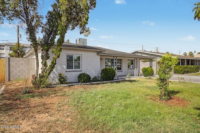 532 E CHEERY LYNN Road, Phoenix, AZ 85012