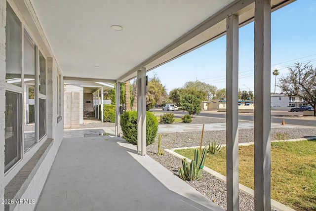 532 E CHEERY LYNN Road, Phoenix, AZ 85012