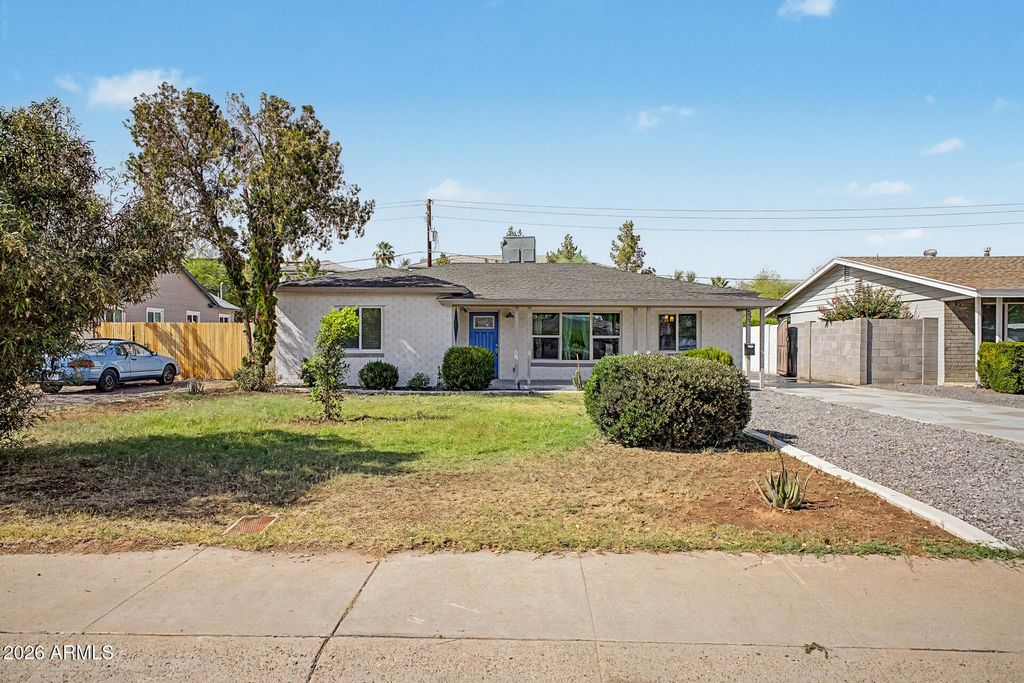 532 E CHEERY LYNN Road, Phoenix, AZ 85012 — photo 2