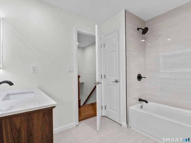 341 Lounsbury Street, Waterbury, CT 06706