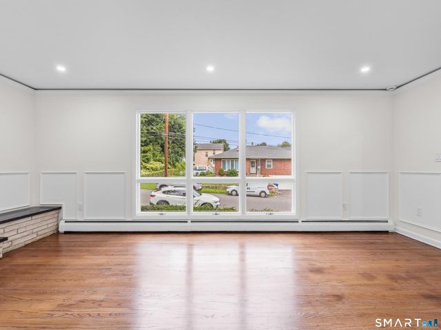 341 Lounsbury Street, Waterbury, CT 06706