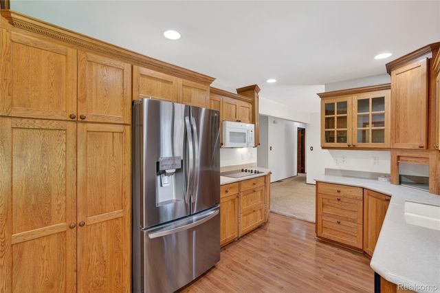 8668 Cooley Beach Drive, White Lake Charter Township, MI 48386