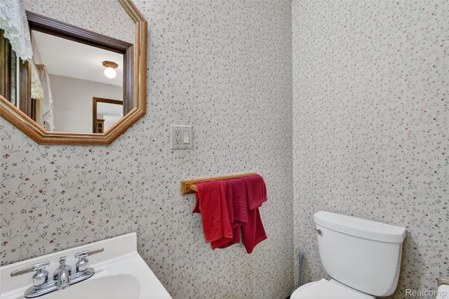 8668 Cooley Beach Drive, White Lake Charter Township, MI 48386