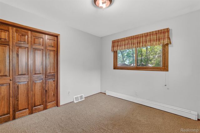 8668 Cooley Beach Drive, White Lake Charter Township, MI 48386