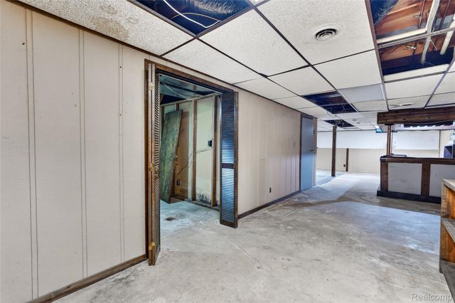 8668 Cooley Beach Drive, White Lake Charter Township, MI 48386