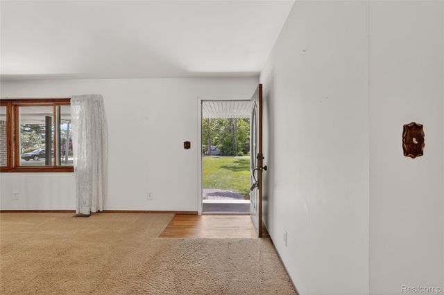 8668 Cooley Beach Drive, White Lake Charter Township, MI 48386