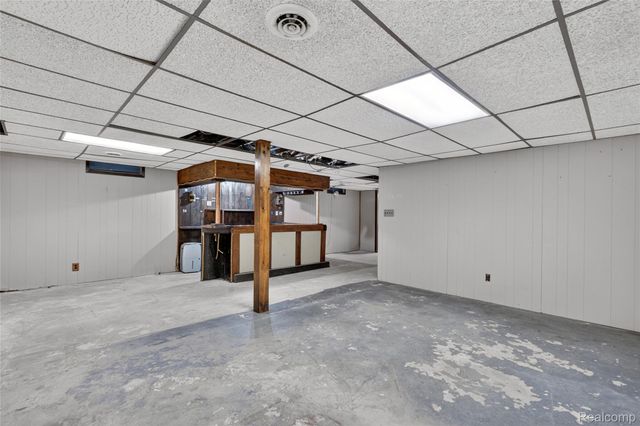 8668 Cooley Beach Drive, White Lake Charter Township, MI 48386
