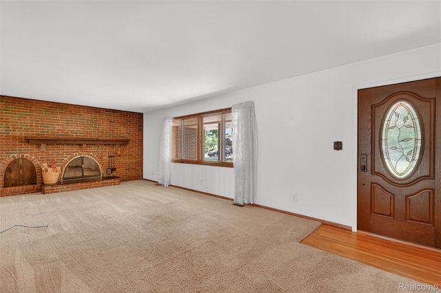 8668 Cooley Beach Drive, White Lake Charter Township, MI 48386