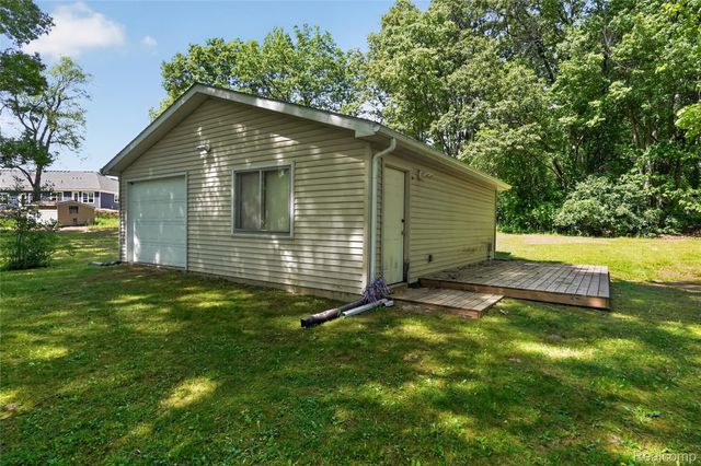 8668 Cooley Beach Drive, White Lake Charter Township, MI 48386