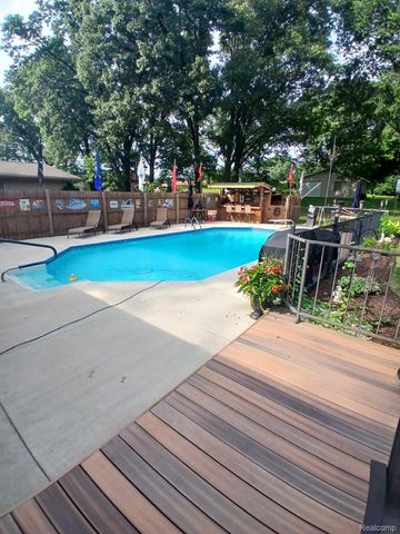 8668 Cooley Beach Drive, White Lake Charter Township, MI 48386
