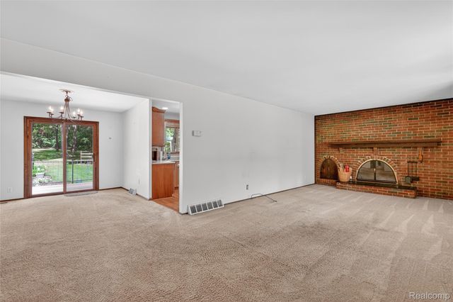 8668 Cooley Beach Drive, White Lake Charter Township, MI 48386