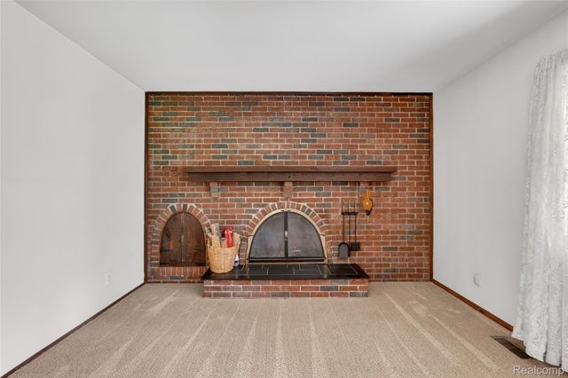 8668 Cooley Beach Drive, White Lake Charter Township, MI 48386