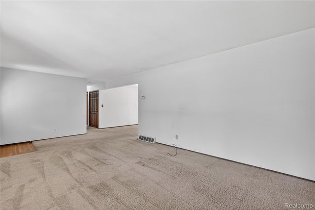 8668 Cooley Beach Drive, White Lake Charter Township, MI 48386
