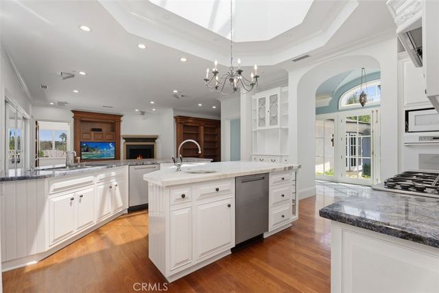 12 Torrey Pines, Newport Beach, CA 92660