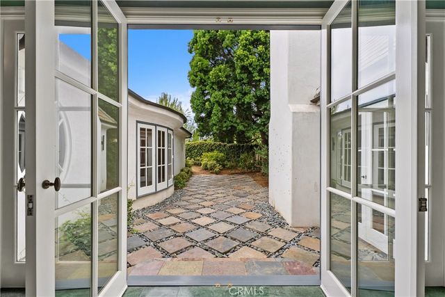 12 Torrey Pines, Newport Beach, CA 92660