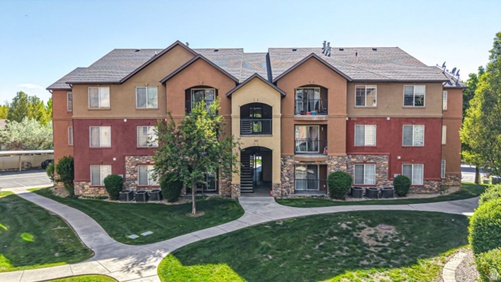 Image 1 of property listing at 367 S 1000 W #201, Pleasant Grove, UT 84062