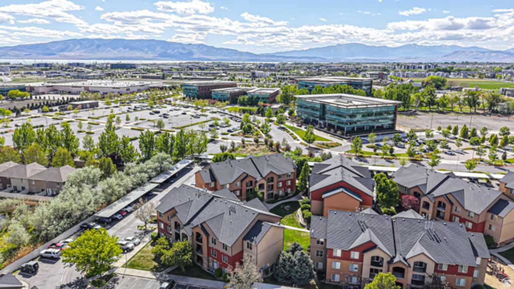 Image 13 of property listing at 367 S 1000 W #201, Pleasant Grove, UT 84062