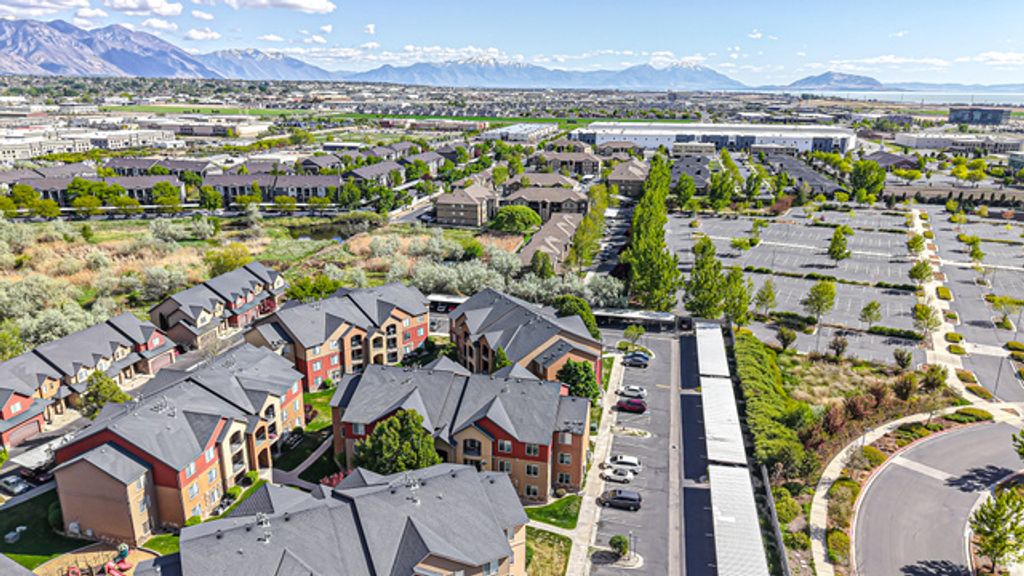 Image 16 of property listing at 367 S 1000 W #201, Pleasant Grove, UT 84062