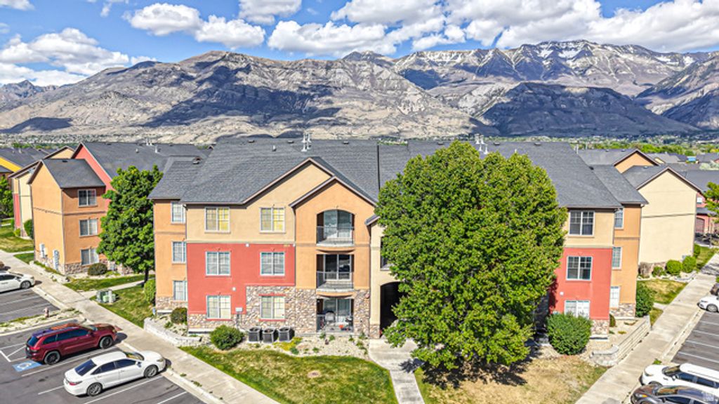 Image 9 of property listing at 367 S 1000 W #201, Pleasant Grove, UT 84062