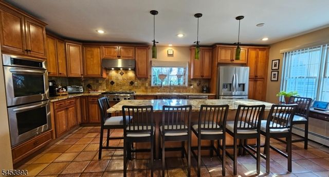 616 Hackensack St, Carlstadt Boro, NJ 07072