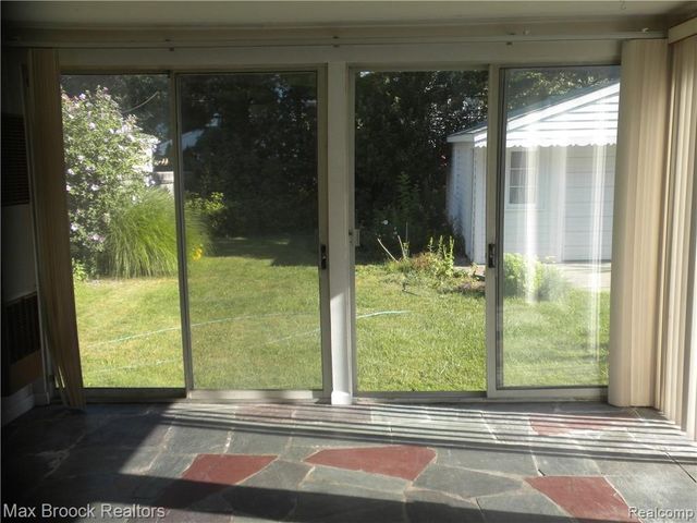 1711 Villa Road, Birmingham, MI 48009