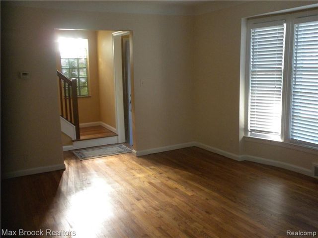 1711 Villa Road, Birmingham, MI 48009