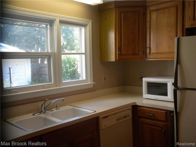 1711 Villa Road, Birmingham, MI 48009