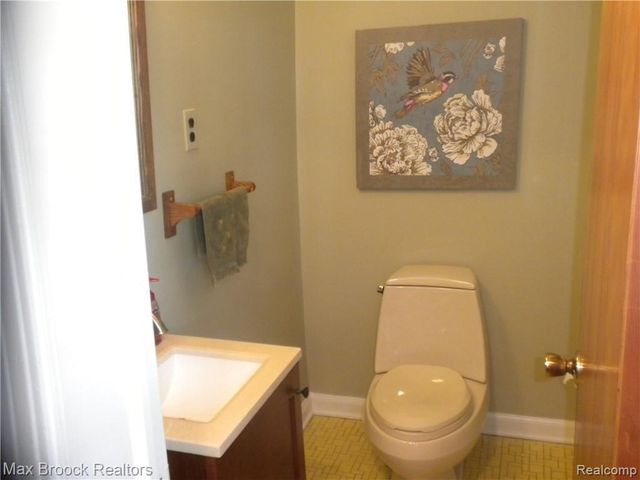 1711 Villa Road, Birmingham, MI 48009