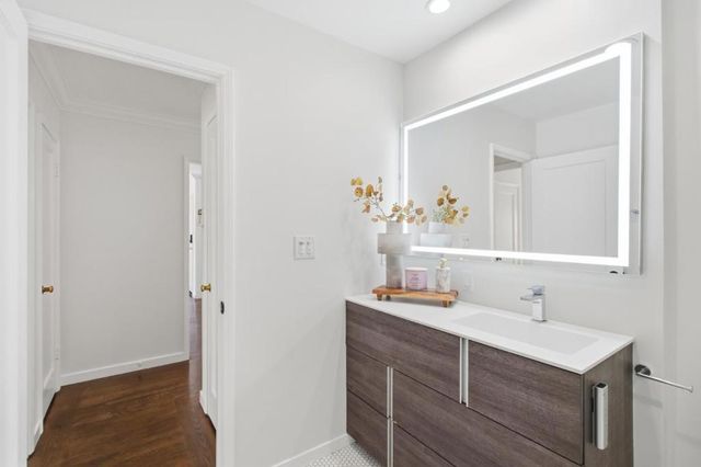 1860 San Carlos Avenue, San Carlos, CA 94070