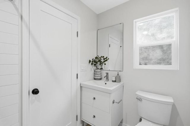 1860 San Carlos Avenue, San Carlos, CA 94070