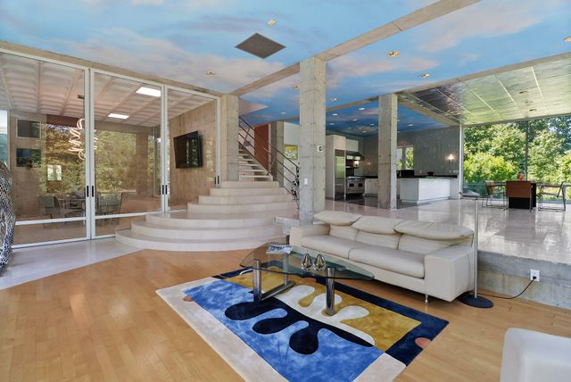 8692 E 200 S, Knox, IN 46534