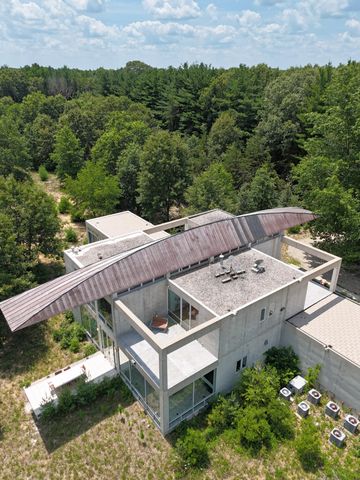 8692 E 200 S, Knox, IN 46534