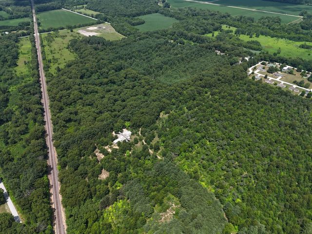 8692 E 200 S, Knox, IN 46534