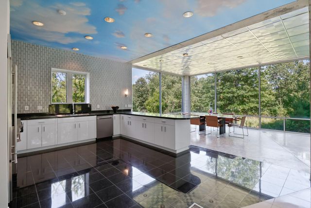 8692 E 200 S, Knox, IN 46534