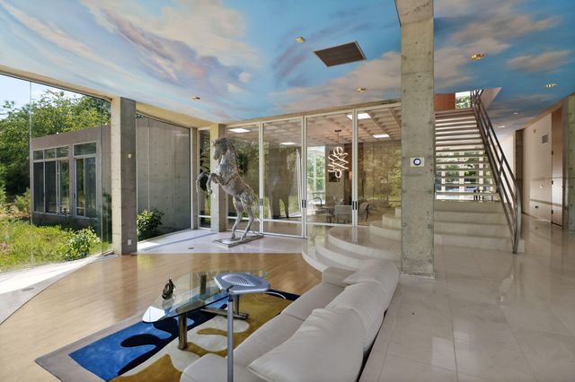 8692 E 200 S, Knox, IN 46534