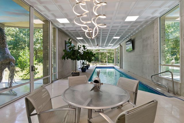 8692 E 200 S, Knox, IN 46534